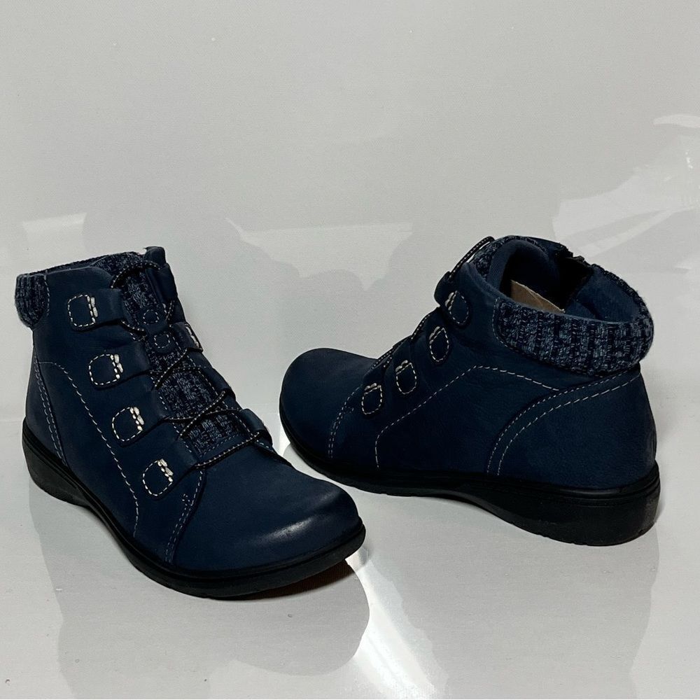 Clarks Collection Carleigh Jade Leather & Knit Ankle Boots - Picture 3 of 6